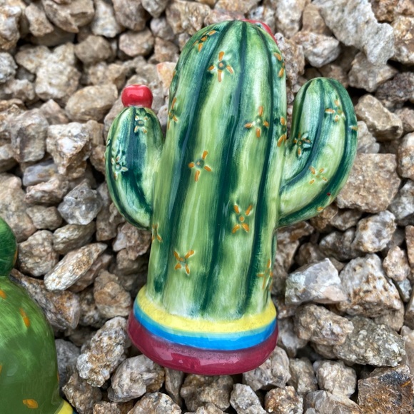 Salt and pepper shaker - Picture 2 of 3